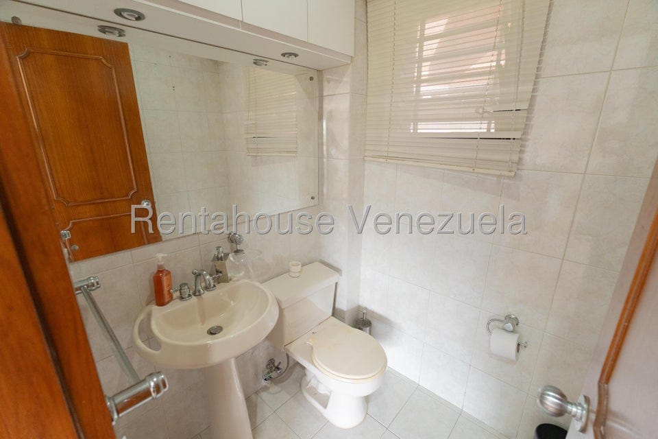 Townhouse (Multiples Niveles) en Venta en Lomas de La Trinidad, Distrito Metropolitano - 19