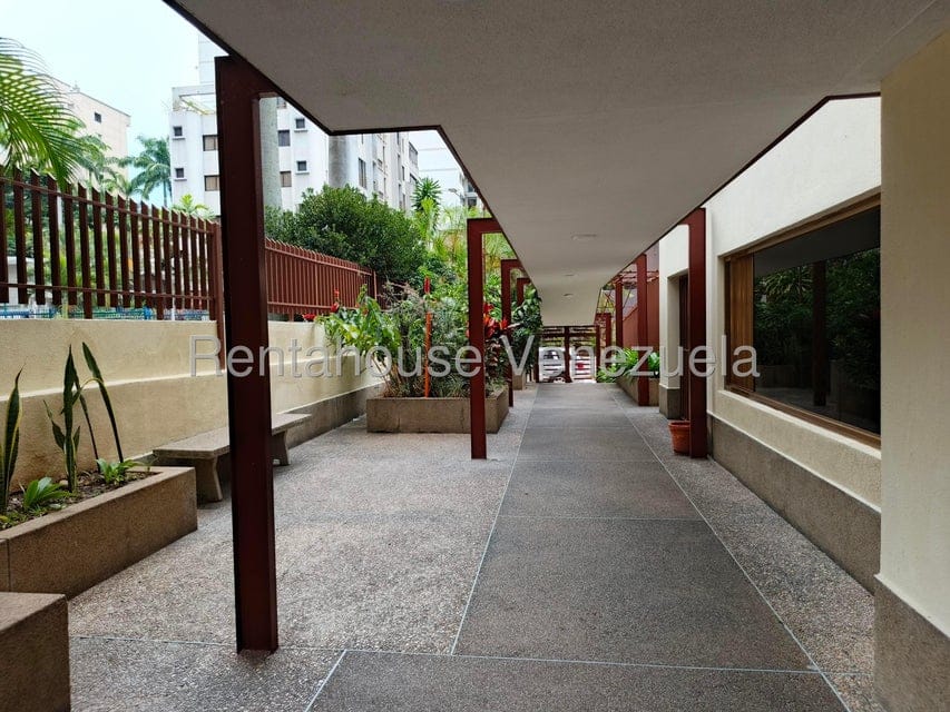 Apartamento (1 Nivel) en Venta en Los Palos Grandes, Distrito Metropolitano - 35