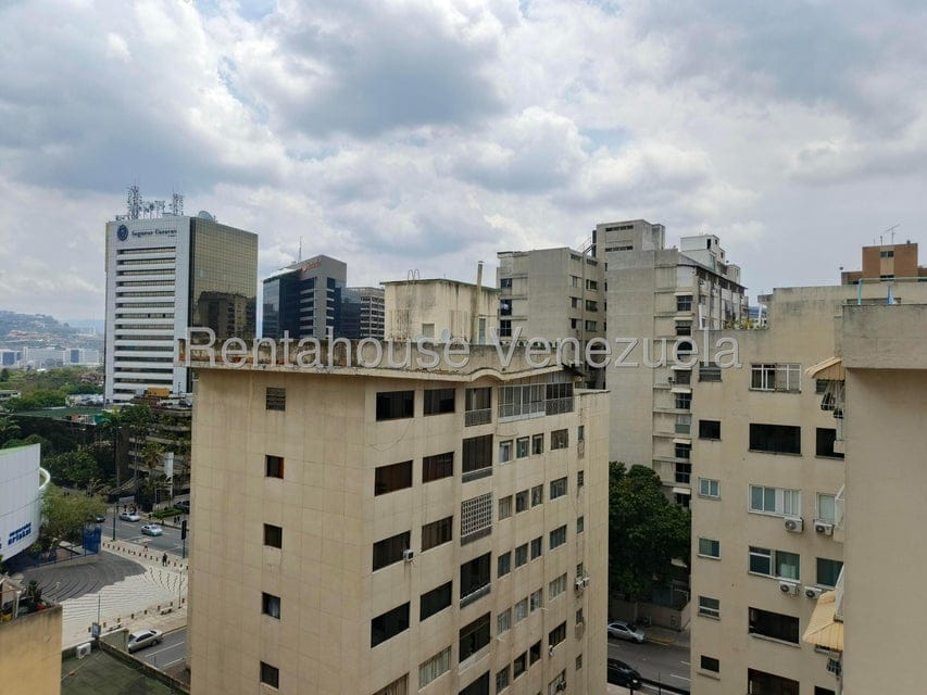 Apartamento (1 Nivel) en Venta en Los Palos Grandes, Distrito Metropolitano - 33