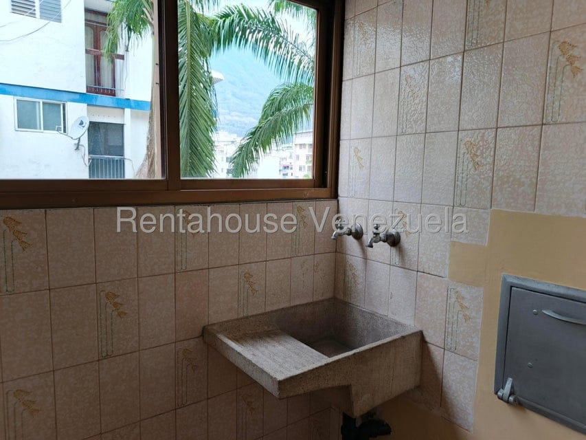 Apartamento (1 Nivel) en Venta en Los Palos Grandes, Distrito Metropolitano - 28