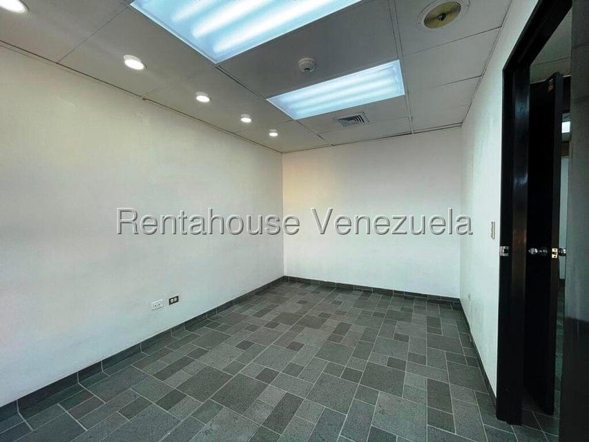 Comercial (Oficina) en Venta en Los Samanes, Distrito Metropolitano - 7