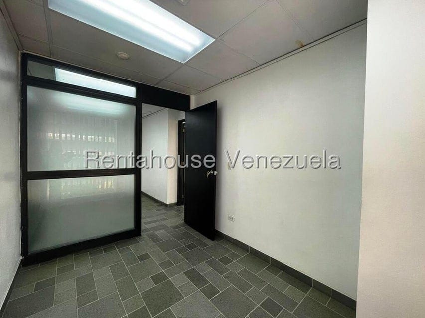 Comercial (Oficina) en Venta en Los Samanes, Distrito Metropolitano - 11