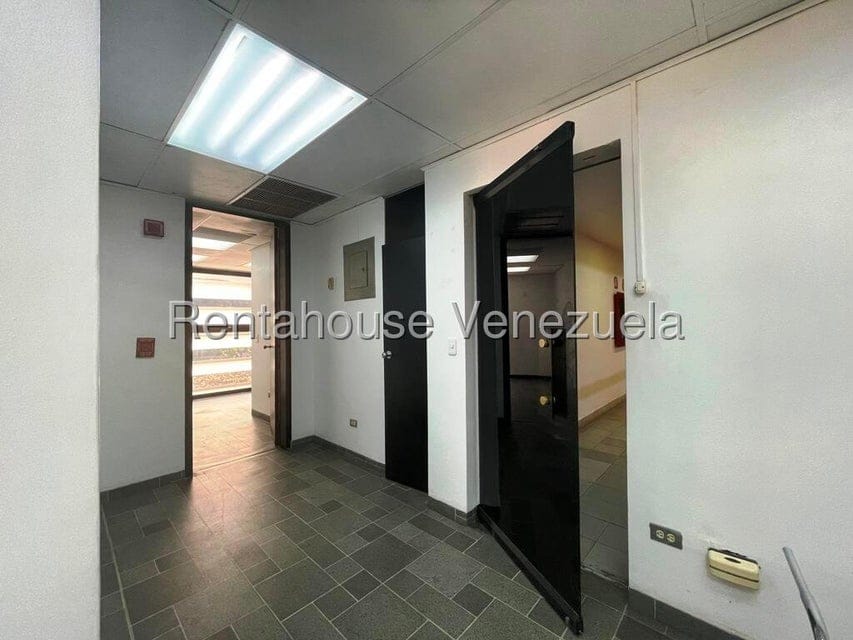 Comercial (Oficina) en Venta en Los Samanes, Distrito Metropolitano - 14
