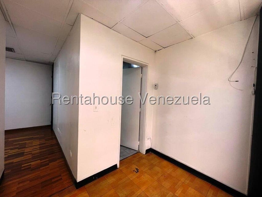 Comercial (Oficina) en Venta en Los Samanes, Distrito Metropolitano - 35