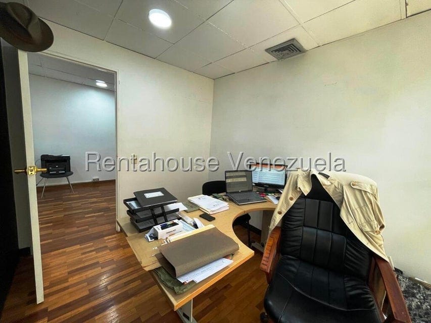 Comercial (Oficina) en Venta en Los Samanes, Distrito Metropolitano - 33