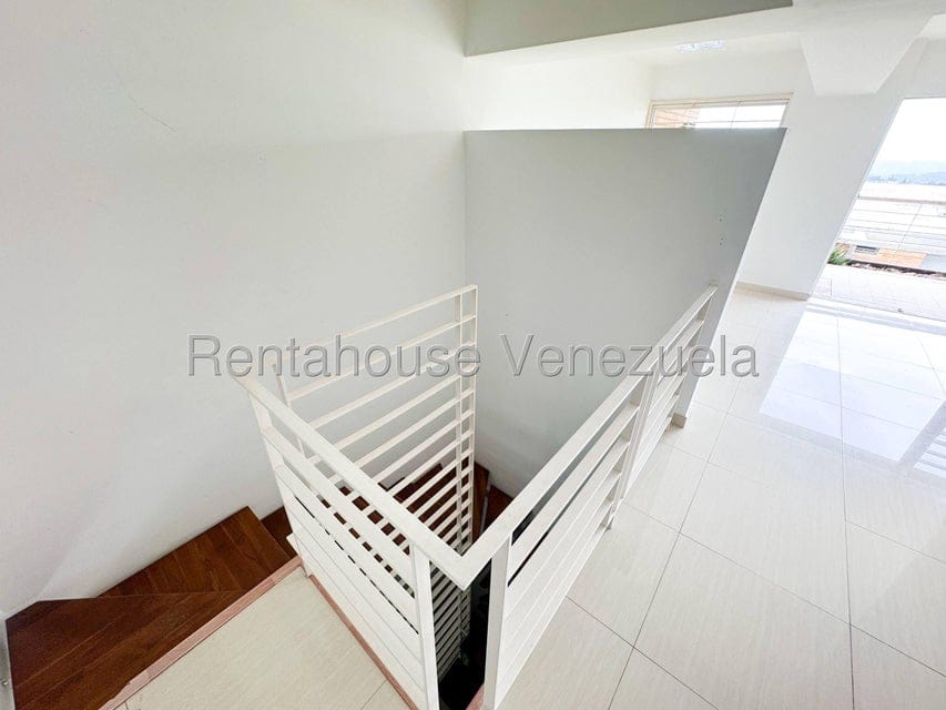 Apartamento (Duplex) en Venta en Alto Hatillo, Distrito Metropolitano - 28