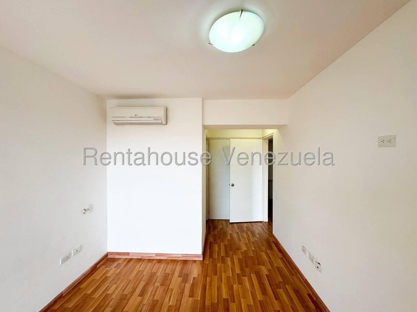 Apartamento (Duplex) en Venta en Alto Hatillo, Distrito Metropolitano - 41