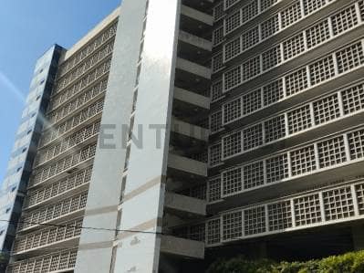 Apartamento con excelente vista al mar en Av. La Costanera