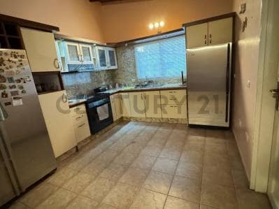 Privilegiada casa Unimafiliar , acabados modernos, y exclusiva ubicacion.