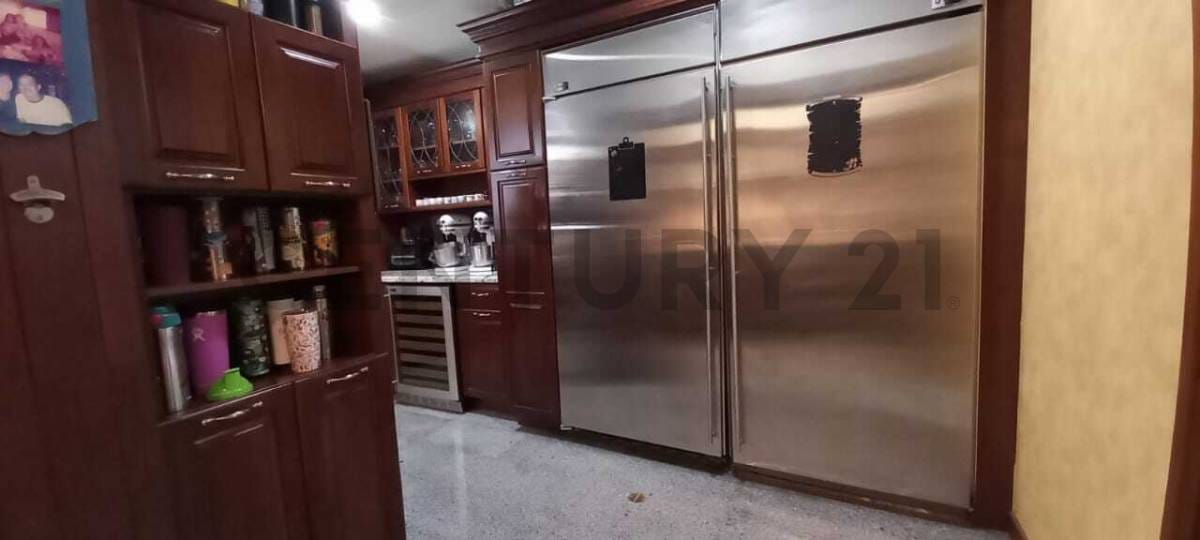 Amplia Casa en exclusivo complejo cerrado,av El Milagro Maracaibo - 24