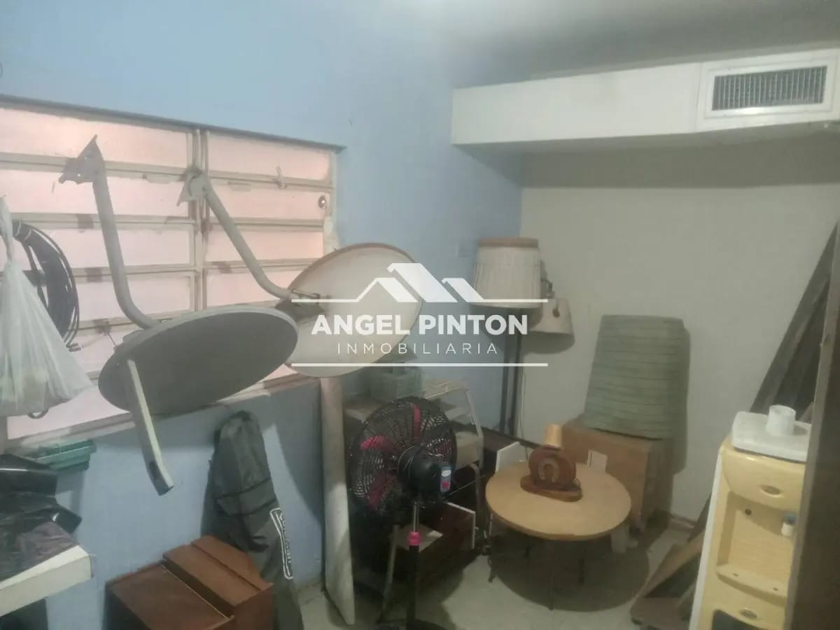 CASA COMERCIAL VENTA BELLAS ARTES MARACAIBO VENEZUELA API 8998 - 10