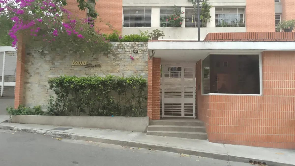 Excelente Inmueble Totalmente Remodelado - 3