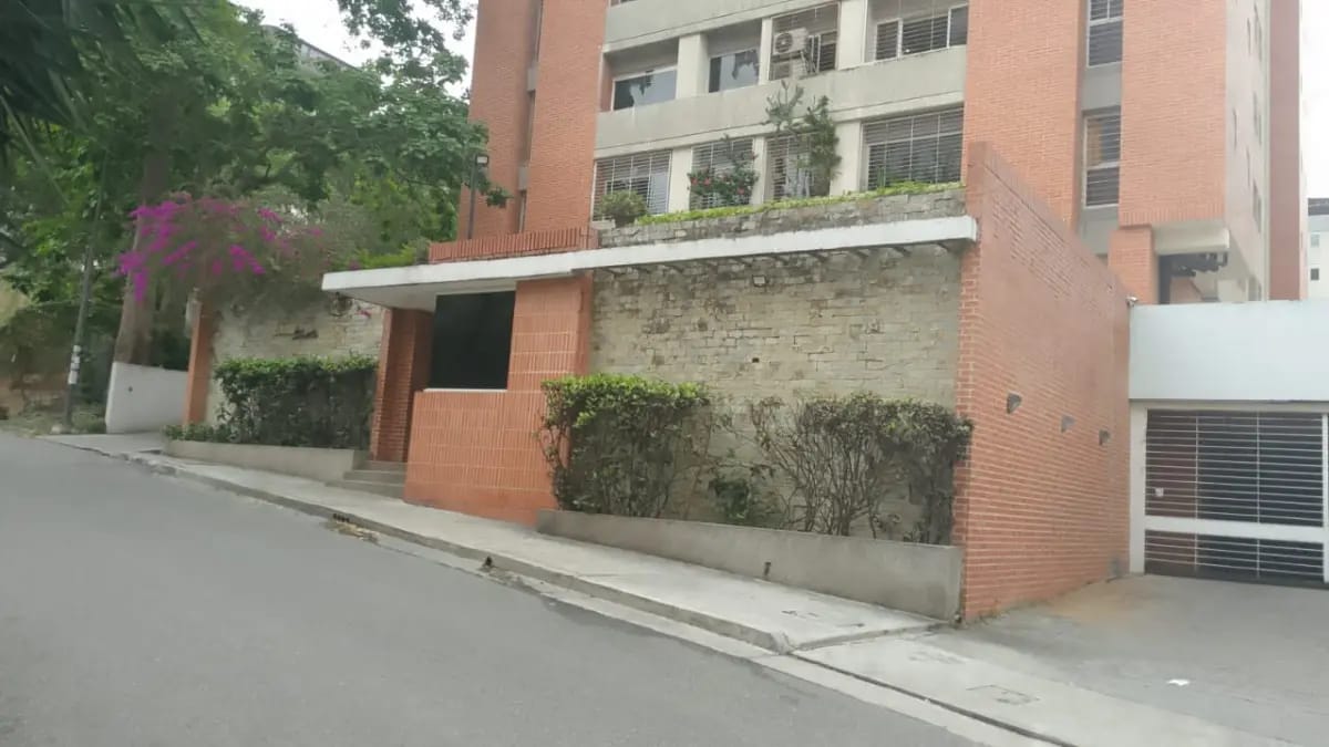 Excelente Inmueble Totalmente Remodelado - 4