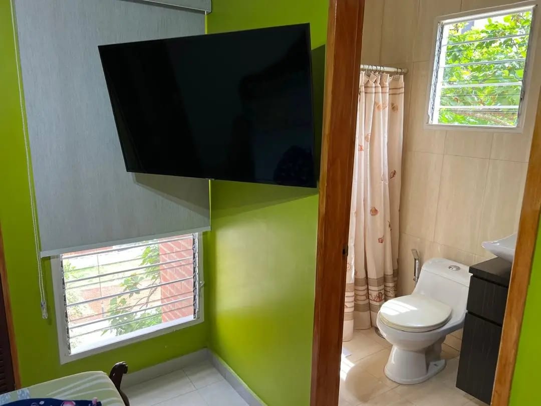 Excelente Inmueble Totalmente Remodelado - 18