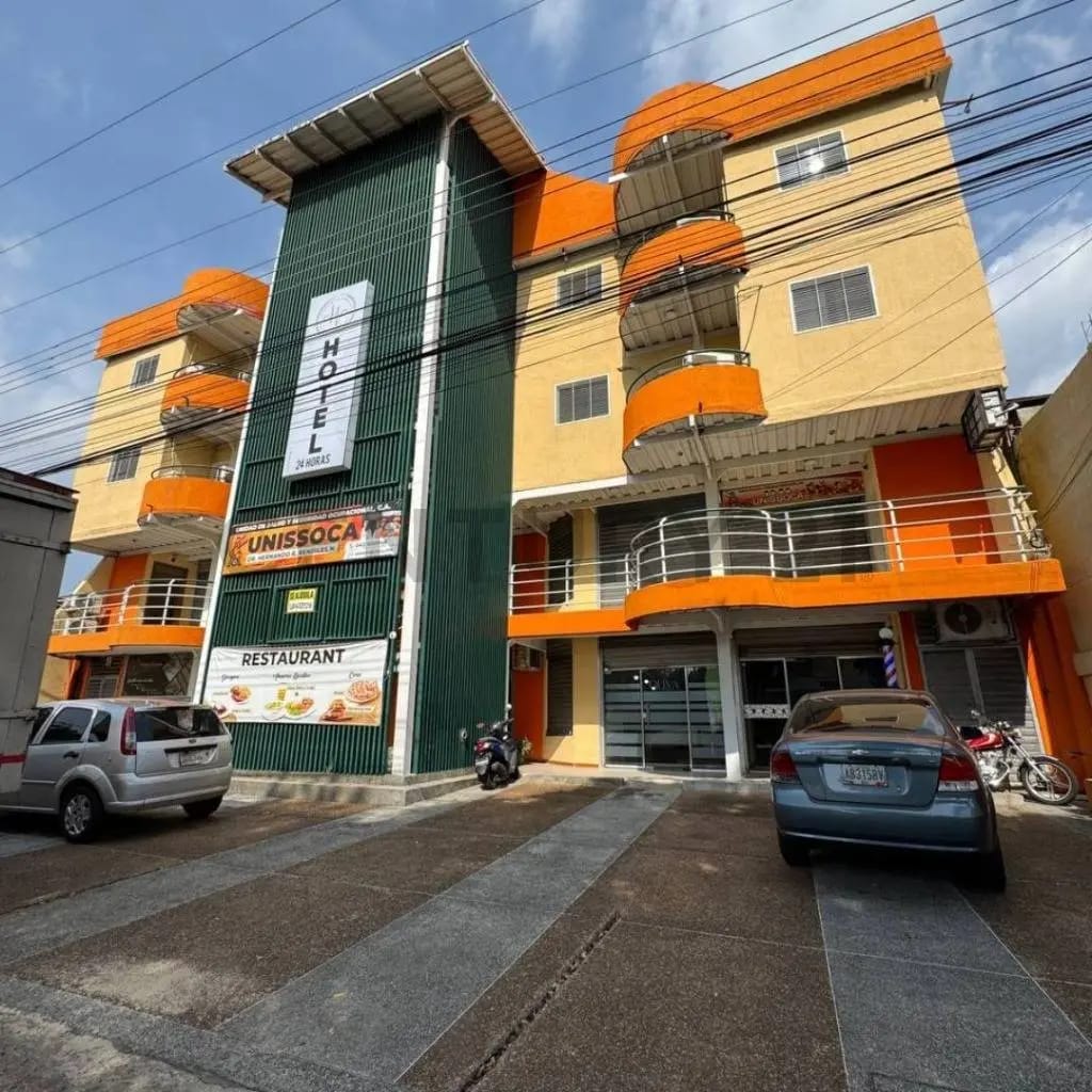 En venta hotel con edificio multiproposito