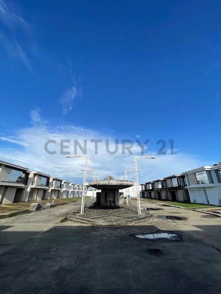 Venta de Townhouse Conjunto Residencial Los Robles, Alto Barinas Norte - 2