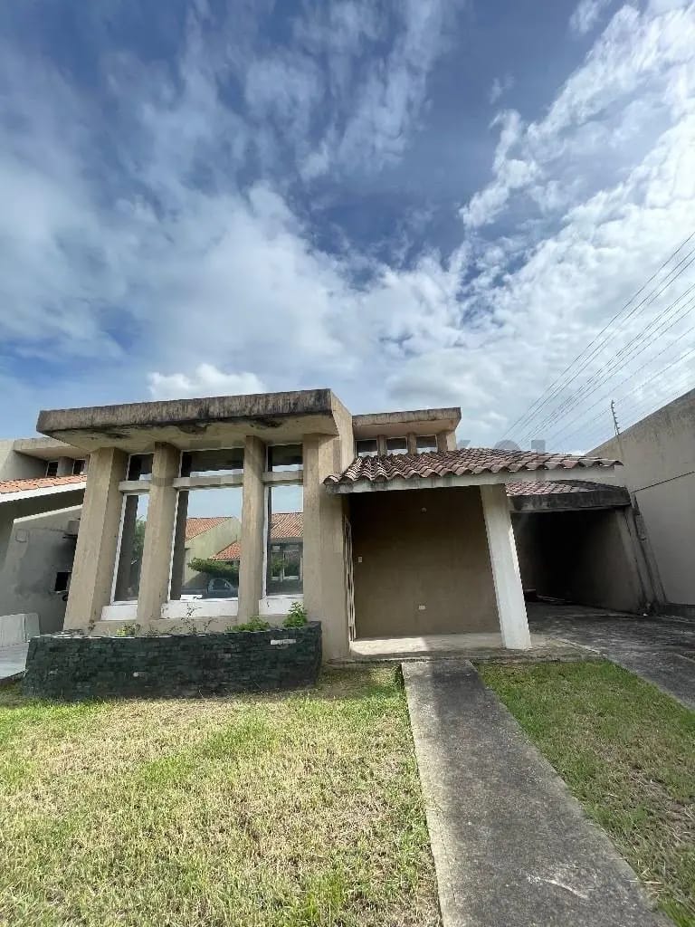 Majestuoso Townhouse en obra gris - 2