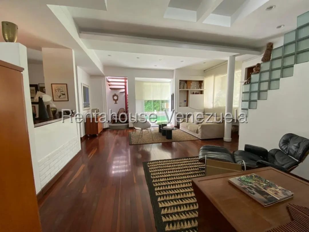 Elegante Y Bella Casa En Venta San Román, Hermoso Jardín Y Terrazas - 8