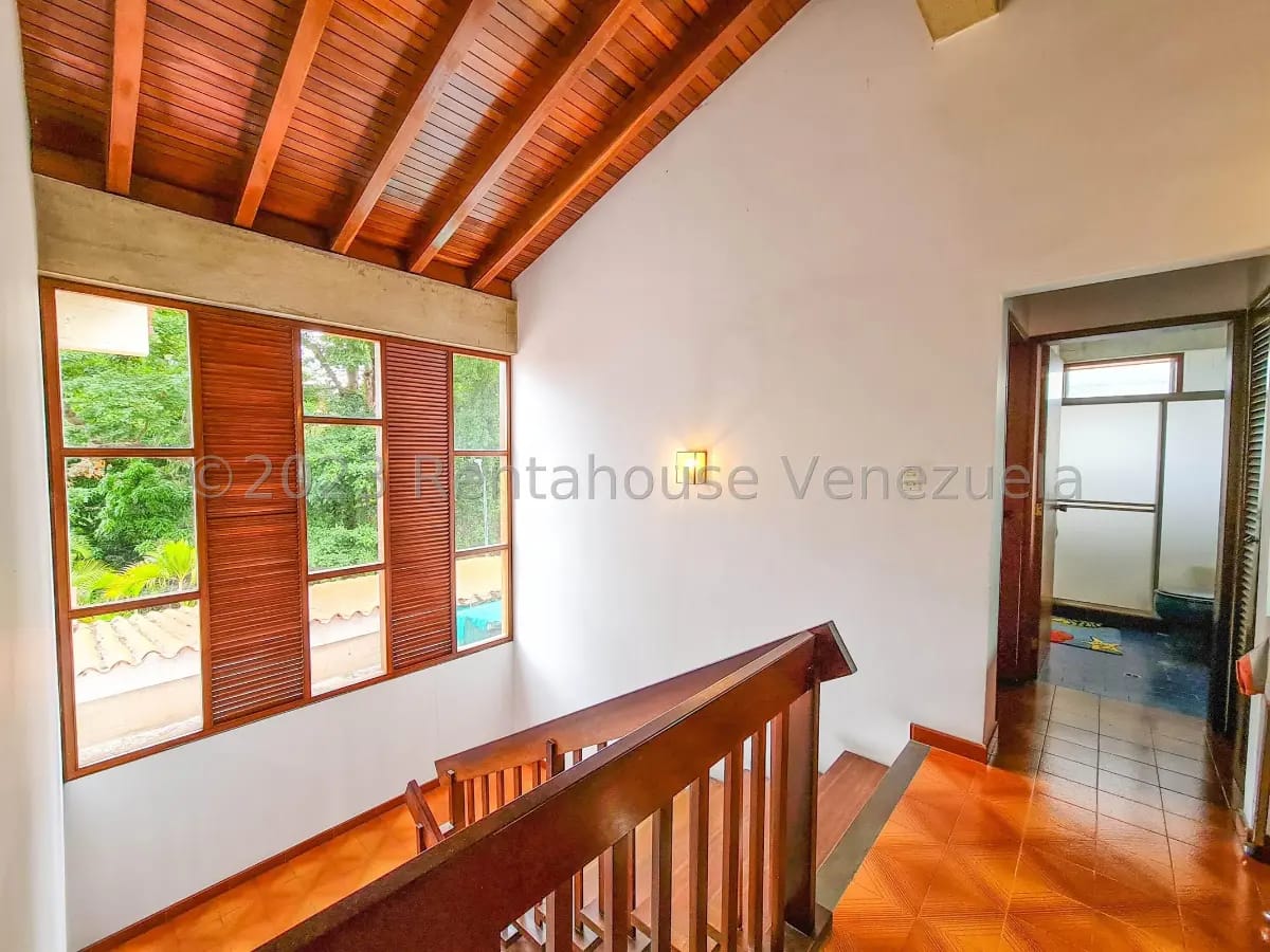 Hermosa Casa En Venta El Marques, Calle Cerrada Con Vigilancia. Jardín Y Una Terraza, parrillera - 6