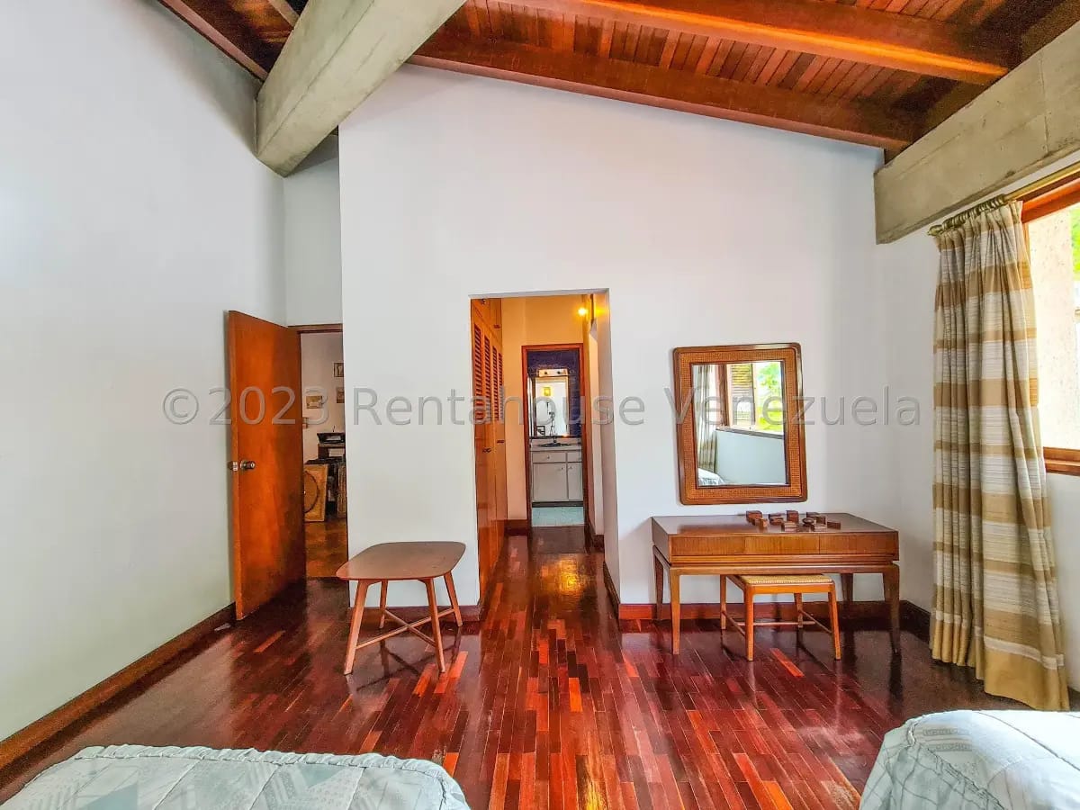 Hermosa Casa En Venta El Marques, Calle Cerrada Con Vigilancia. Jardín Y Una Terraza, parrillera - 11