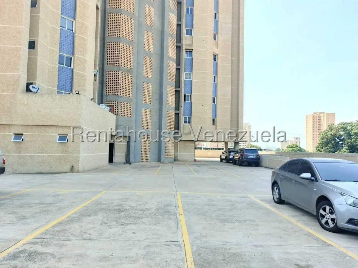 APARTAMENTO EN ALQUILER - 12