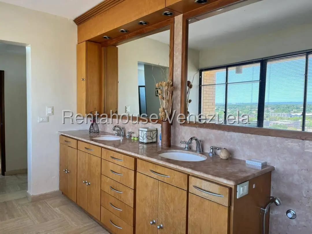 EN VENTA PENT HOUSE DE 2 PISOS - 28