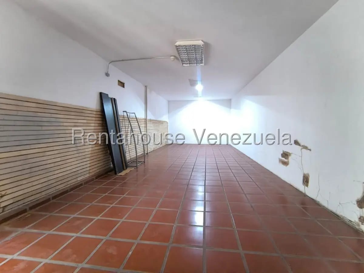 LOCAL EN VENTA - 18