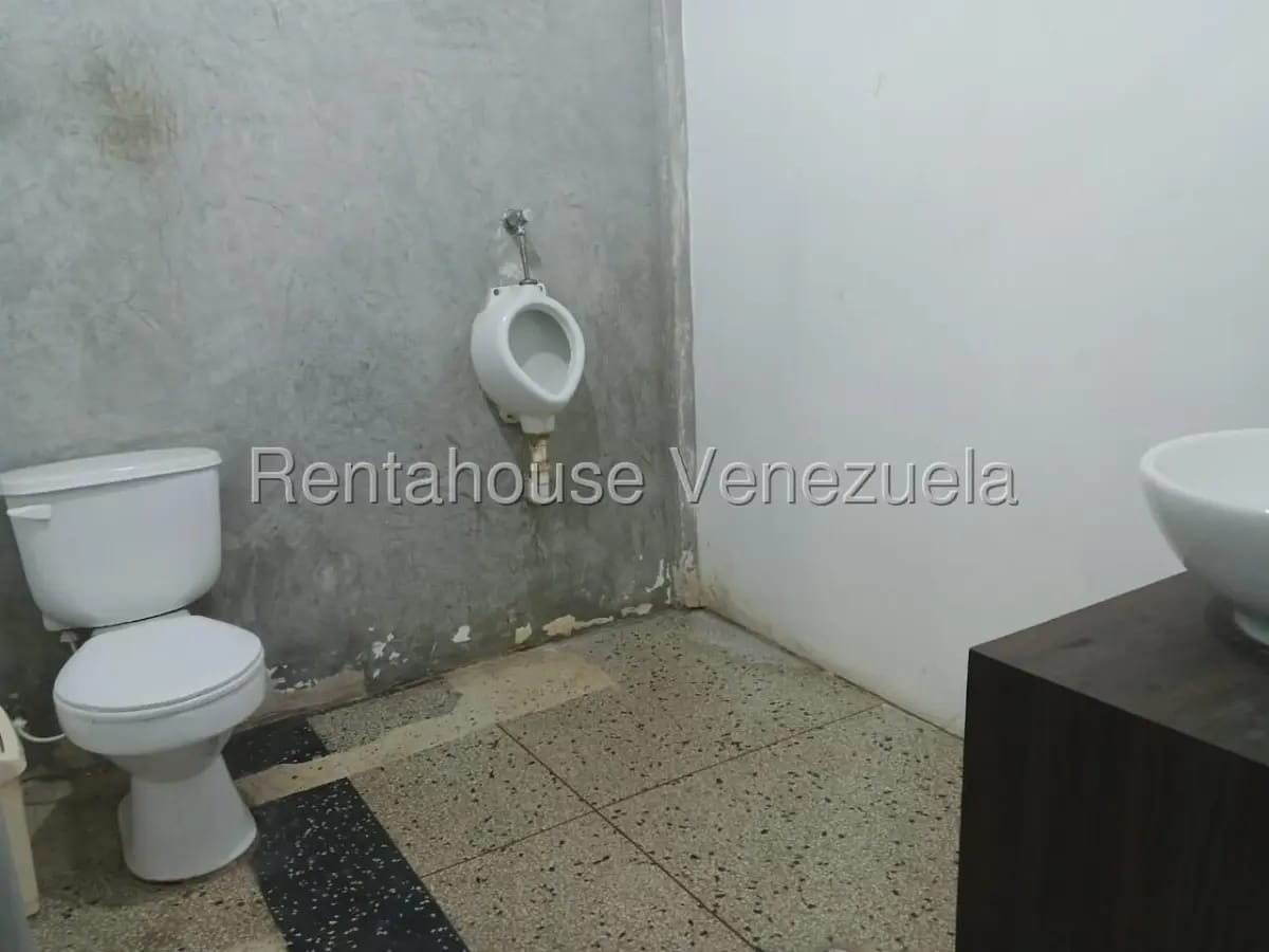 LOCAL EN VENTA - 18