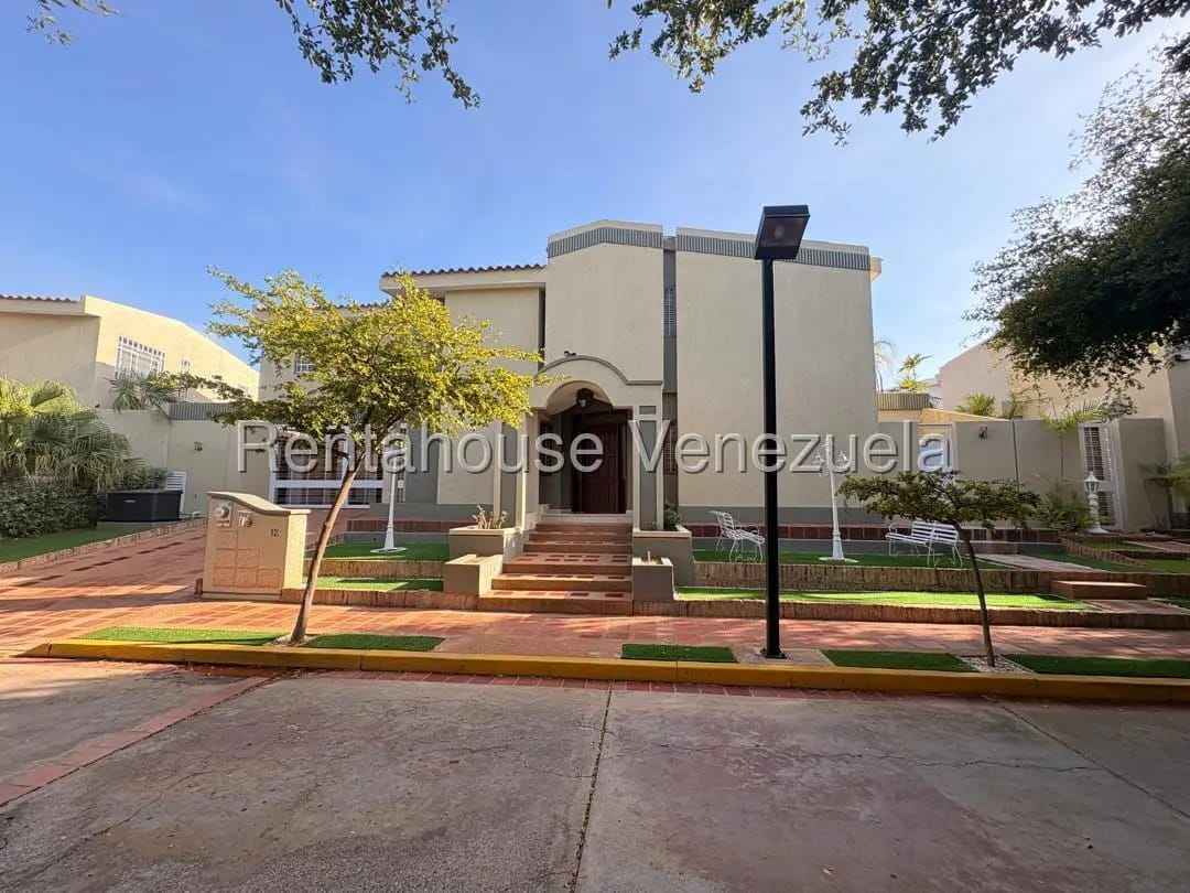 TOWNHOUSE EN VENTA