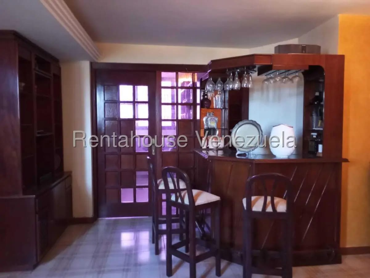 Amplio aparatamento en venta Res. Claret,zona este, semi amoblado. - 10