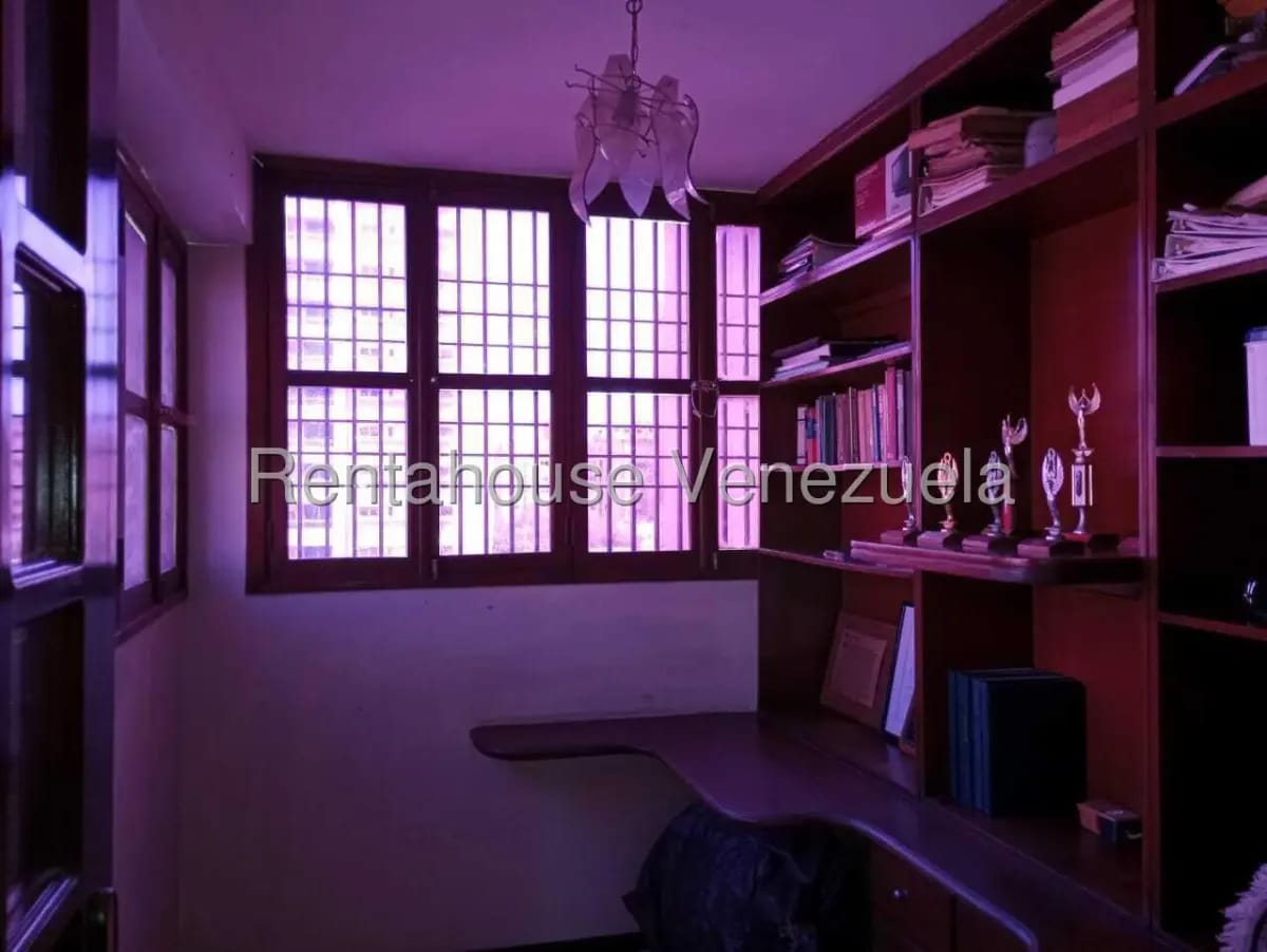 Amplio aparatamento en venta Res. Claret,zona este, semi amoblado. - 11