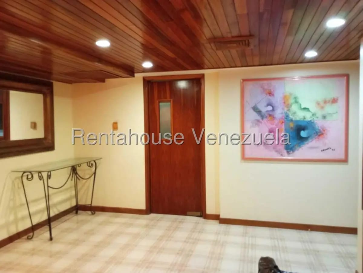 Amplio aparatamento en venta Res. Claret,zona este, semi amoblado. - 12