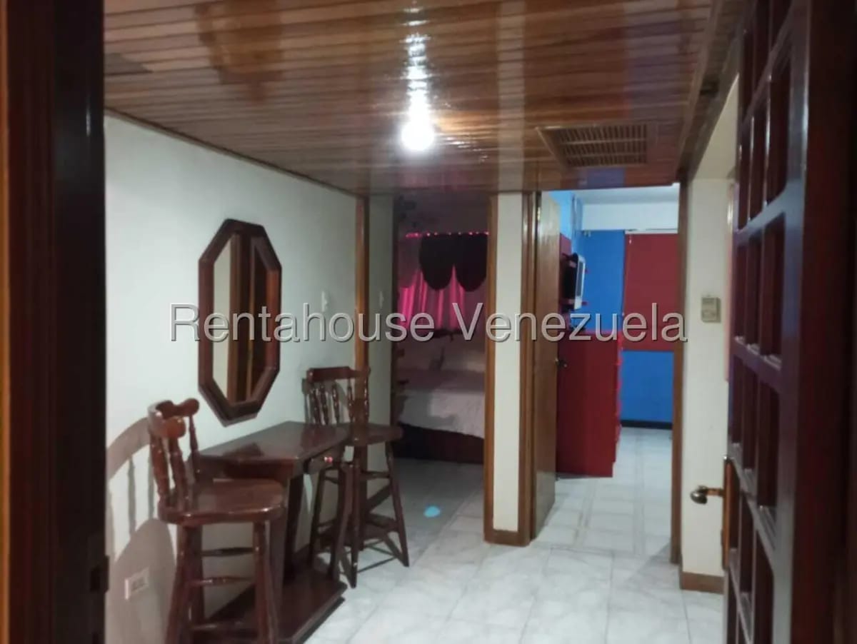 Amplio aparatamento en venta Res. Claret,zona este, semi amoblado. - 14
