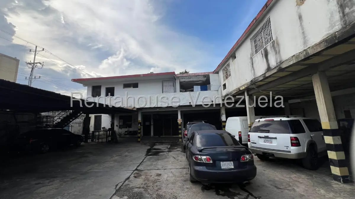 Amplio local comercial multiproposito en venta con apartamentos, zona norte - 5