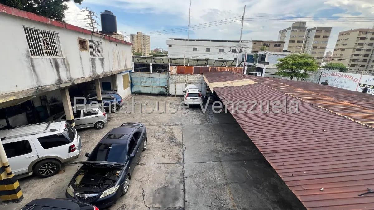 Amplio local comercial multiproposito en venta con apartamentos, zona norte - 6