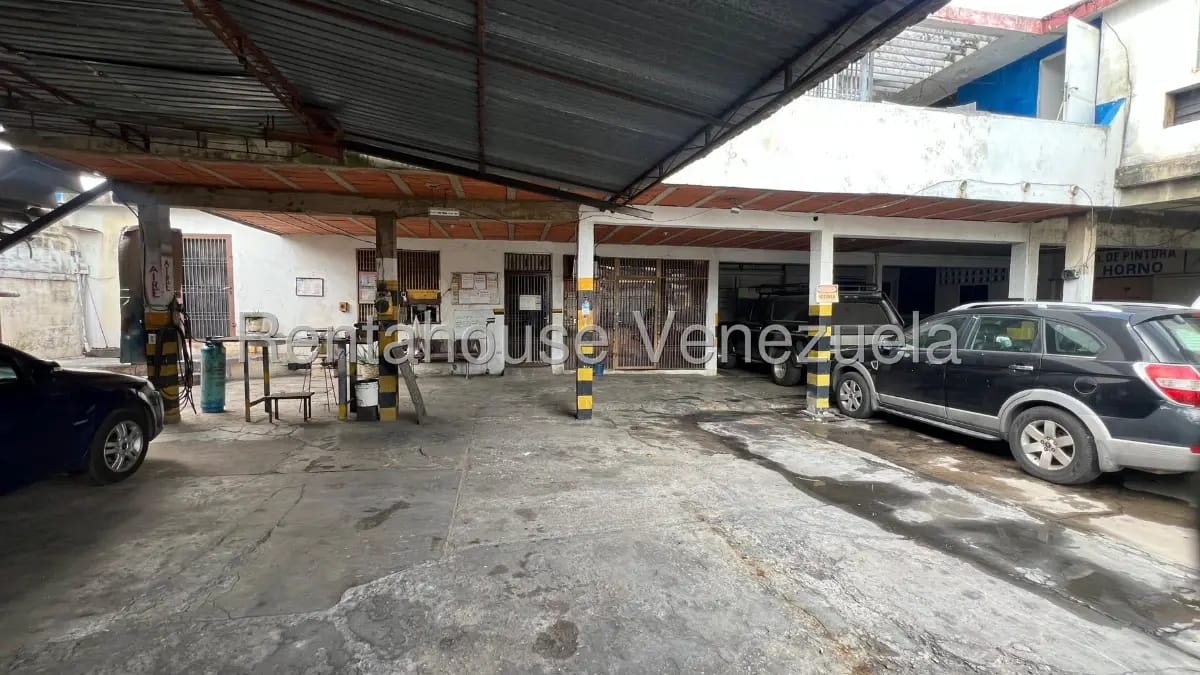 Amplio local comercial multiproposito en venta con apartamentos, zona norte - 8