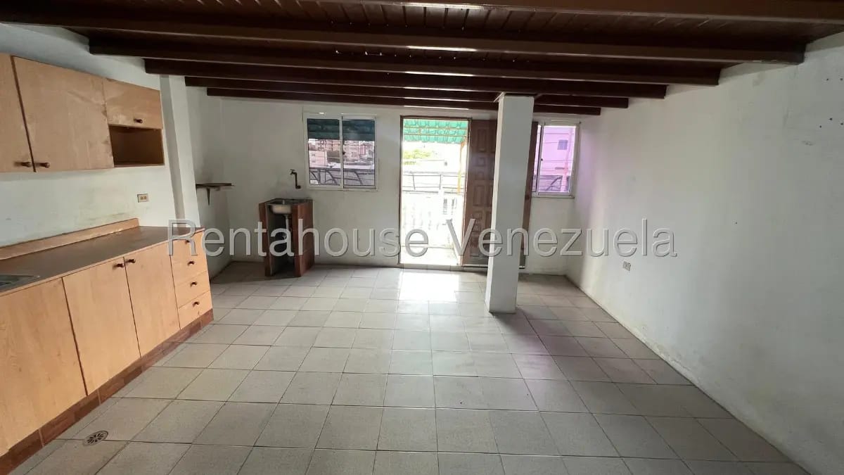 Amplio local comercial multiproposito en venta con apartamentos, zona norte - 19