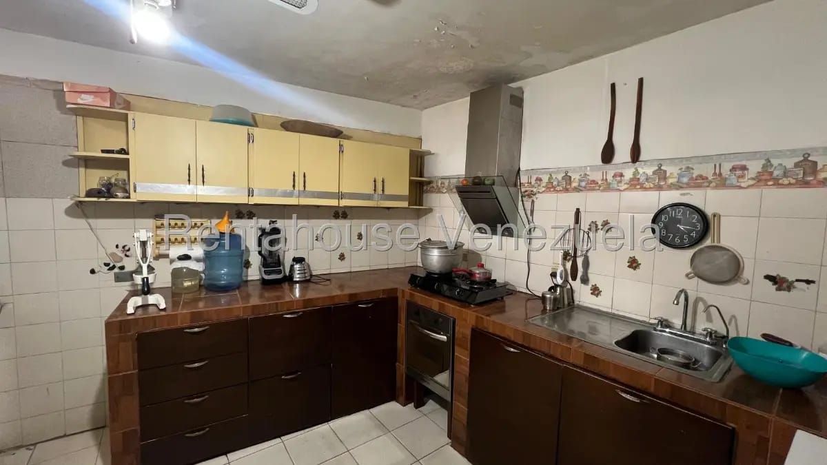 Amplio local comercial multiproposito en venta con apartamentos, zona norte - 20