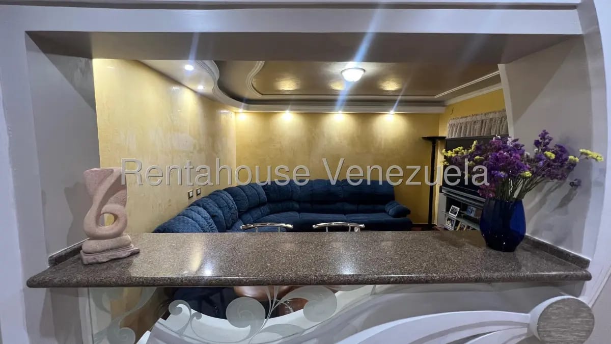 Amplia casa en venta en esquina zona oeste, Santa Fe 3. - 9