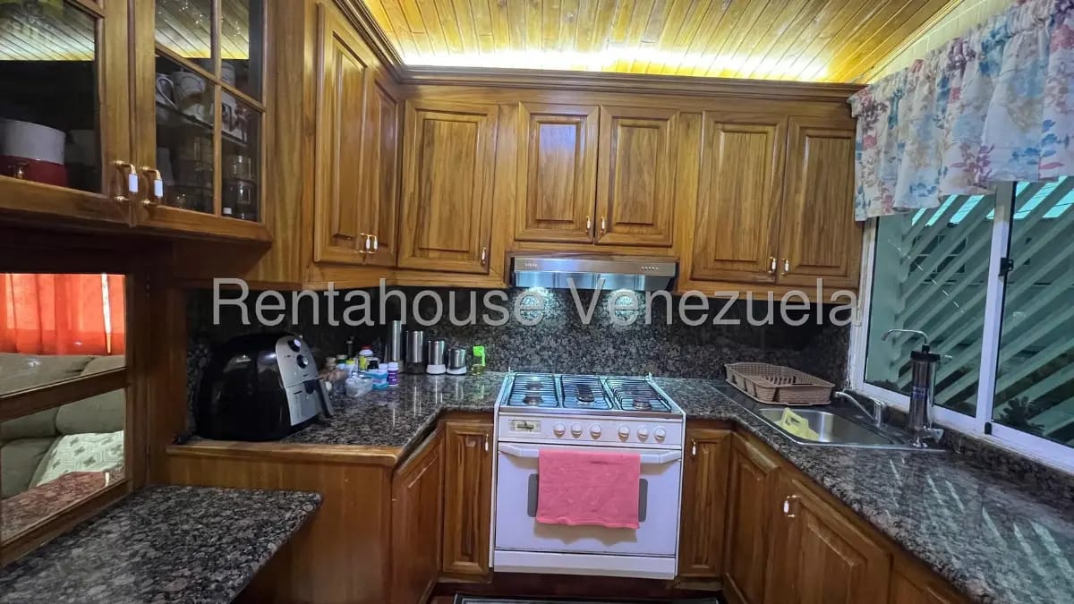 Amplia casa en venta en esquina zona oeste, Santa Fe 3. - 13