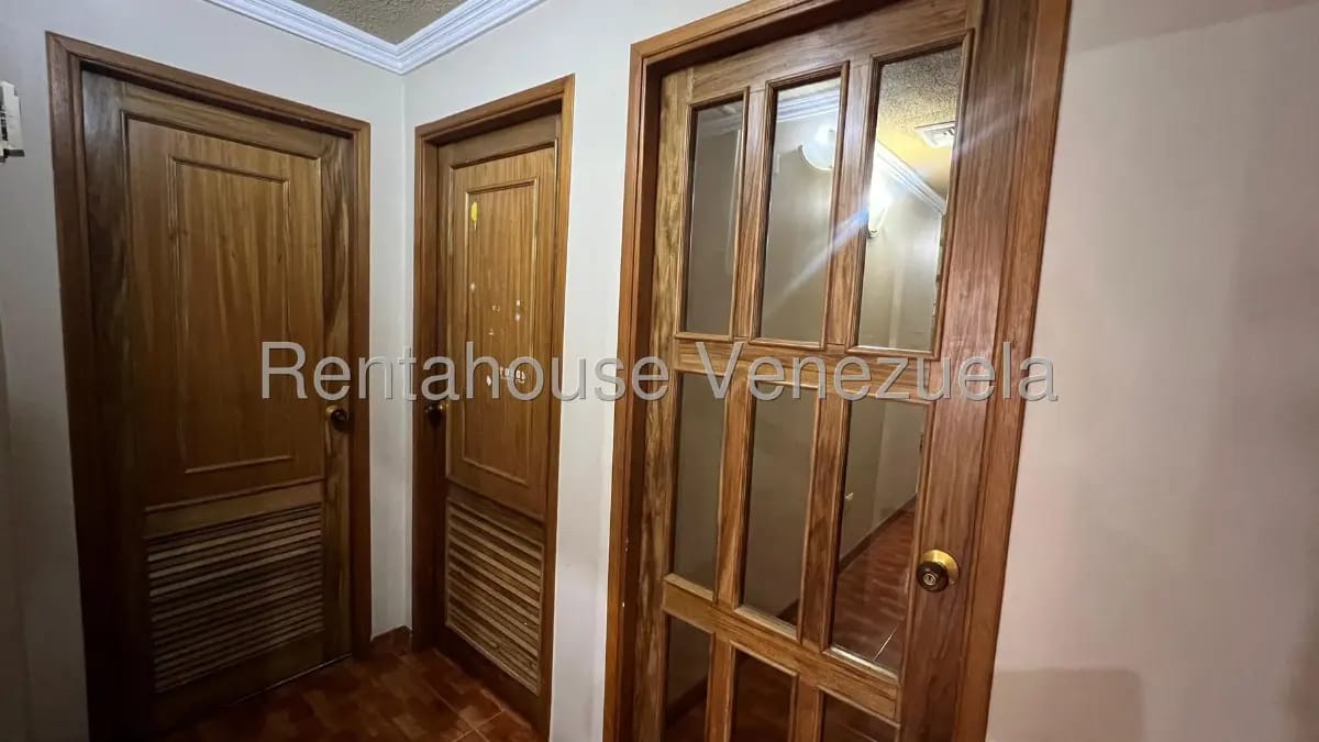 Amplia casa en venta en esquina zona oeste, Santa Fe 3. - 16