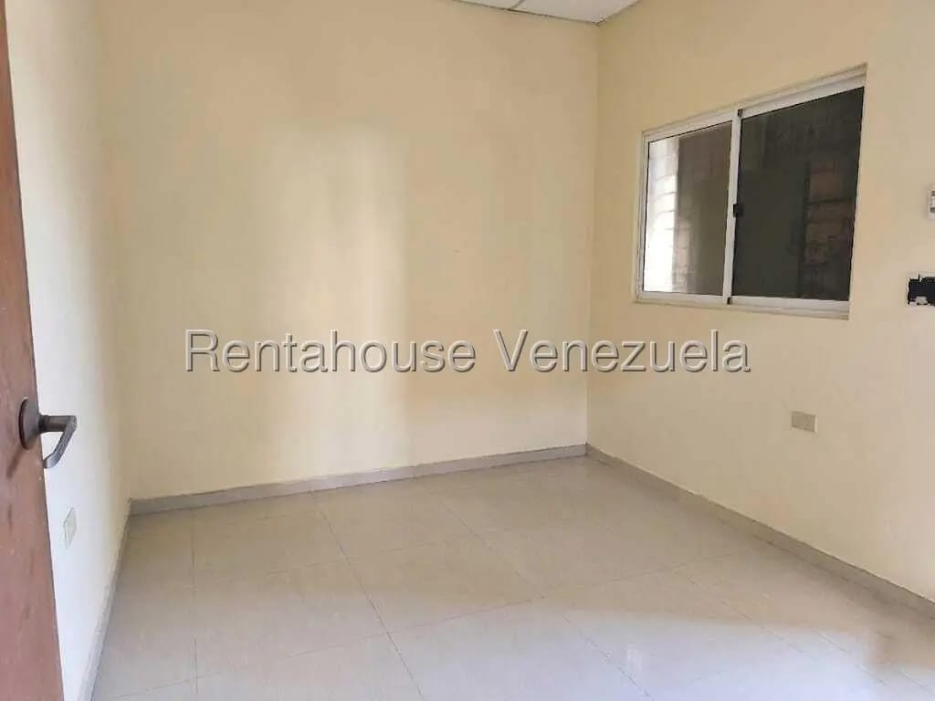 Amplio galpón en venta con excelente ubicación, 18 de octubre. - 5