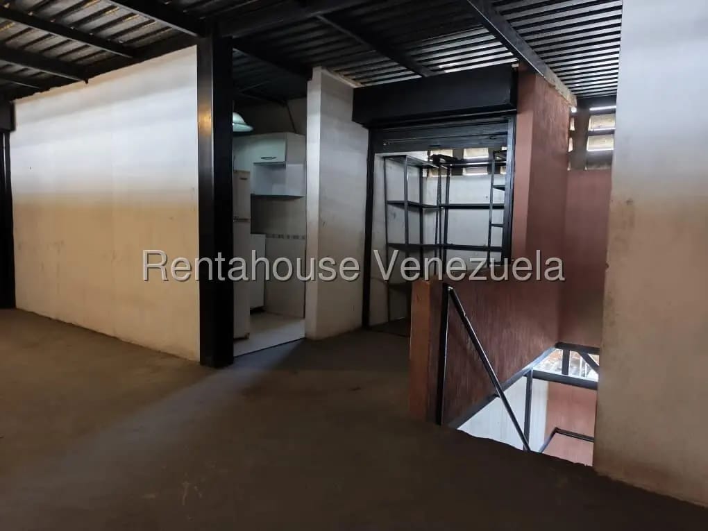 Amplio galpón en venta con excelente ubicación, 18 de octubre. - 10