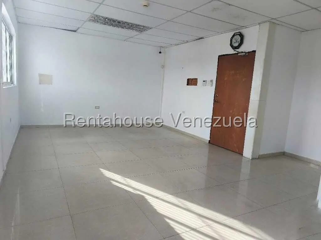 Amplio galpón en venta con excelente ubicación, 18 de octubre. - 11