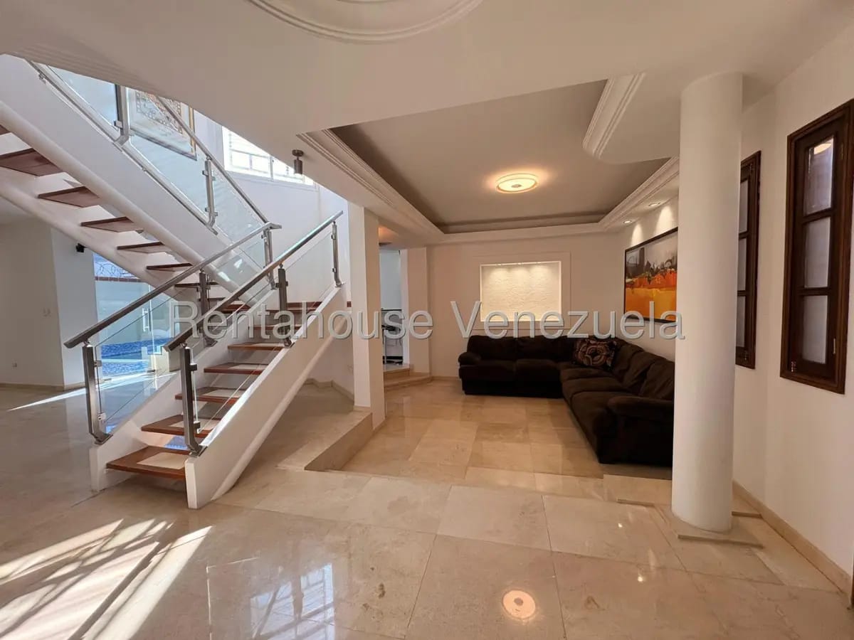 Lujoso Townhouse en venta con piscina zona norte Villa Antañona. - 5