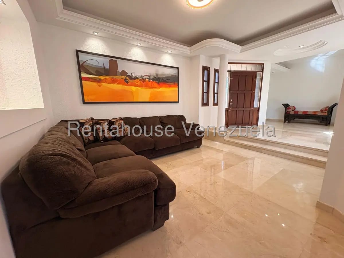 Lujoso Townhouse en venta con piscina zona norte Villa Antañona. - 7