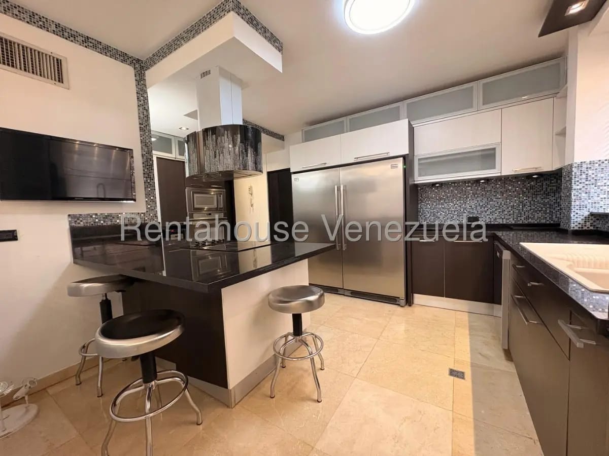 Lujoso Townhouse en venta con piscina zona norte Villa Antañona. - 17
