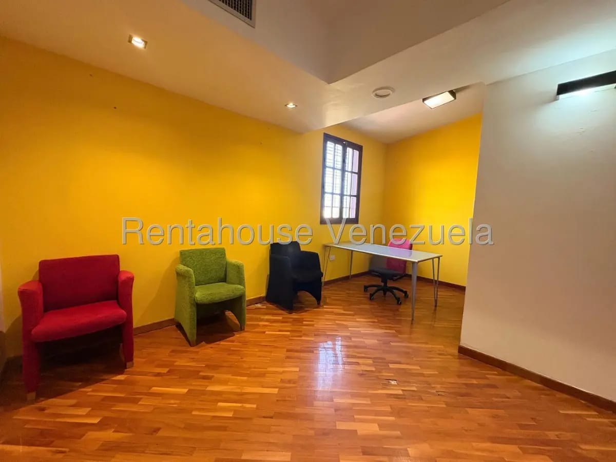 Lujoso Townhouse en venta con piscina zona norte Villa Antañona. - 24
