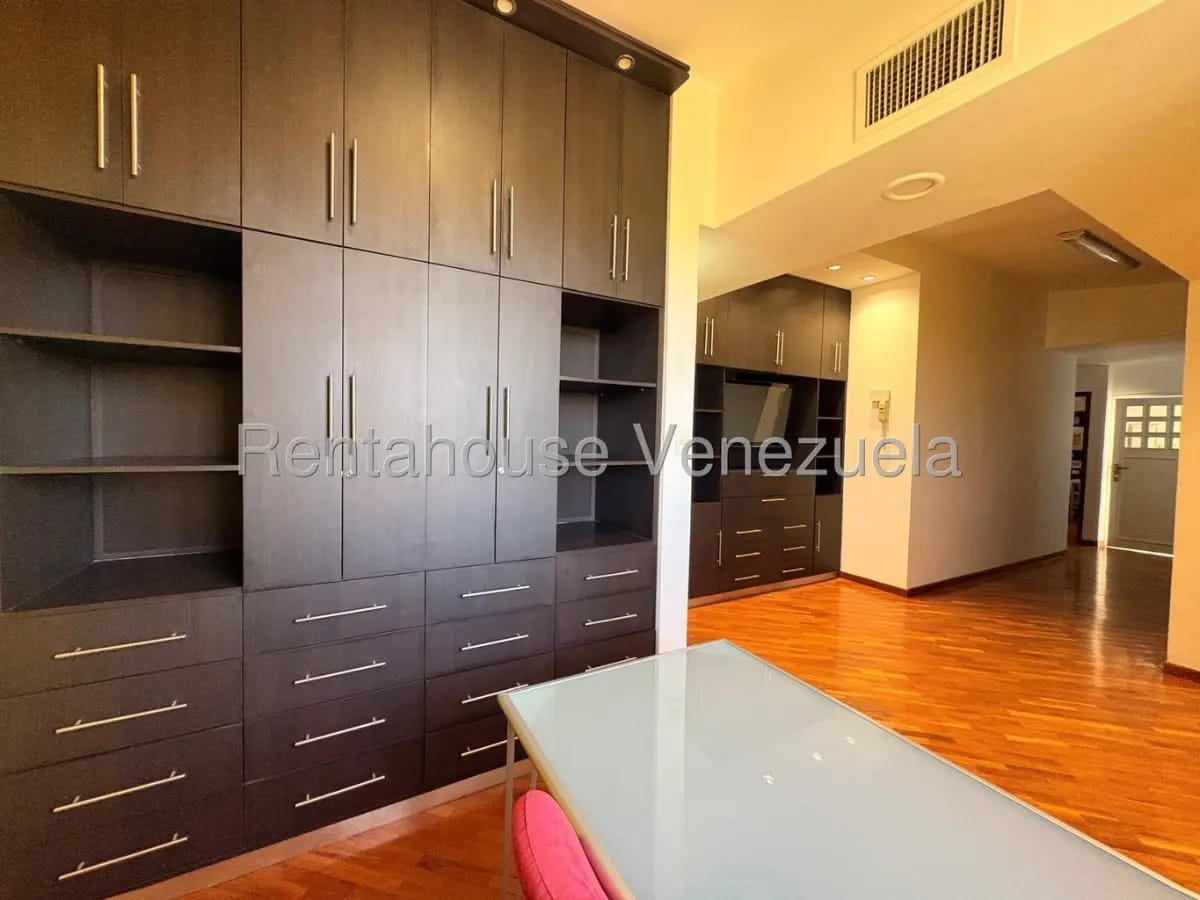 Lujoso Townhouse en venta con piscina zona norte Villa Antañona. - 25