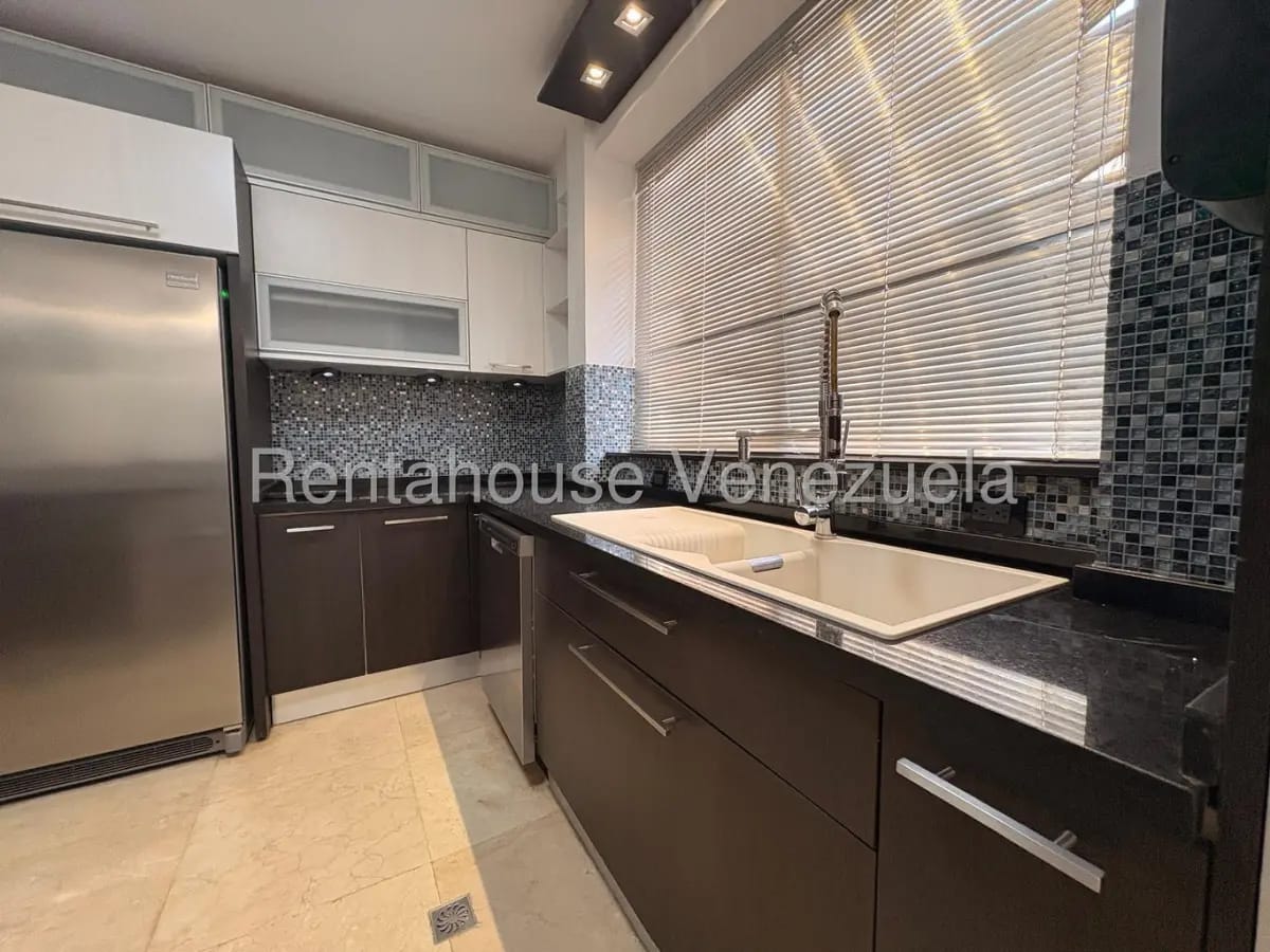 Lujoso Townhouse en venta con piscina zona norte Villa Antañona. - 26